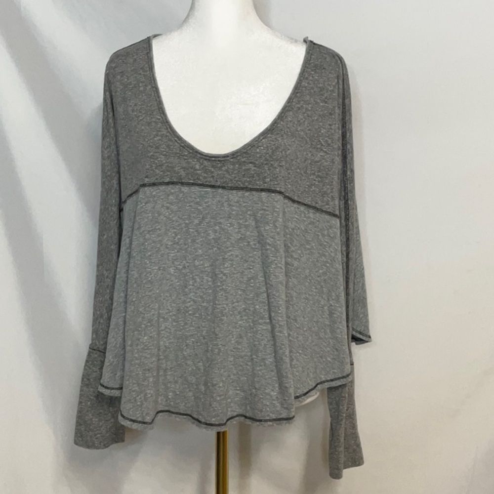 We The Free Gray Asymmetrical Long Sleeve Blouse